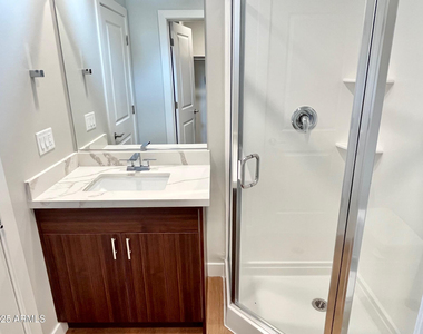 915 E Missouri Avenue - Photo Thumbnail 31