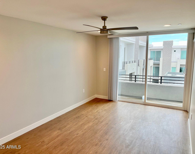 915 E Missouri Avenue - Photo Thumbnail 37