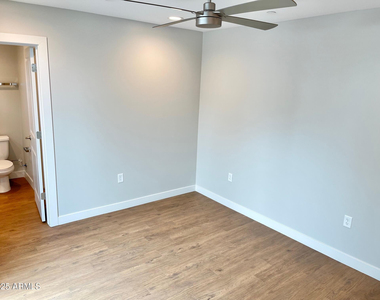 915 E Missouri Avenue - Photo Thumbnail 27