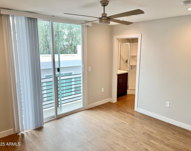 915 E Missouri Avenue - Photo Thumbnail 26