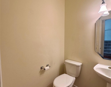 1104 Drayton Court - Photo Thumbnail 4