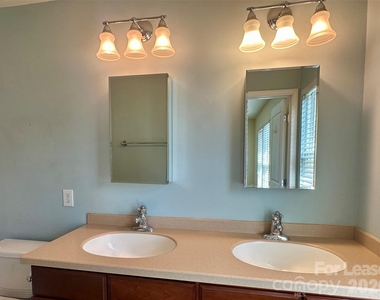1104 Drayton Court - Photo Thumbnail 7