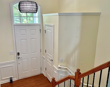 1104 Drayton Court - Photo Thumbnail 3