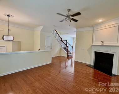 1104 Drayton Court - Photo Thumbnail 16