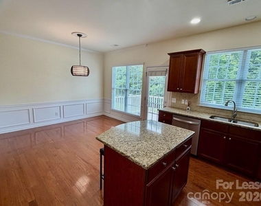 1104 Drayton Court - Photo Thumbnail 17