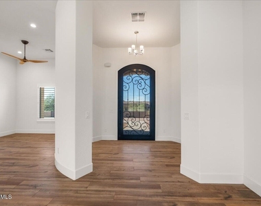 3117 N 77th Street - Photo Thumbnail 9