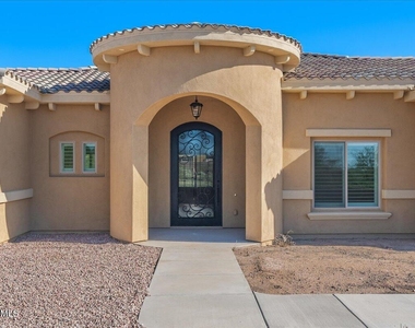 3117 N 77th Street - Photo Thumbnail 8