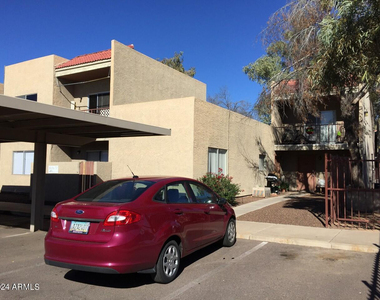 2846 E Kathleen Road - Photo Thumbnail 16