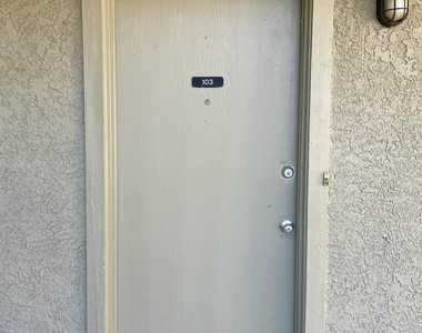 2846 E Kathleen Road - Photo Thumbnail 14