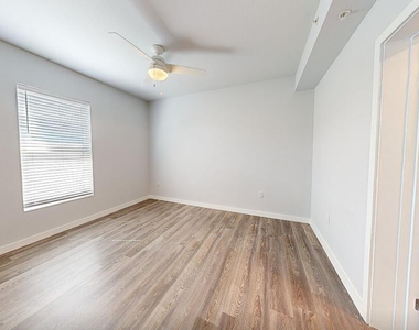 45760 W Village Parkway - Photo Thumbnail 5
