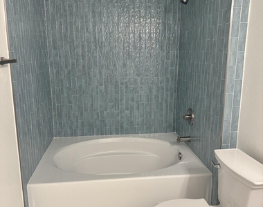 6559 Emerald Dunes Drive - Photo Thumbnail 4