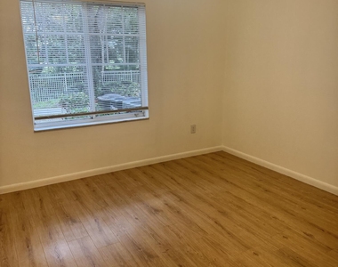 6559 Emerald Dunes Drive - Photo Thumbnail 5