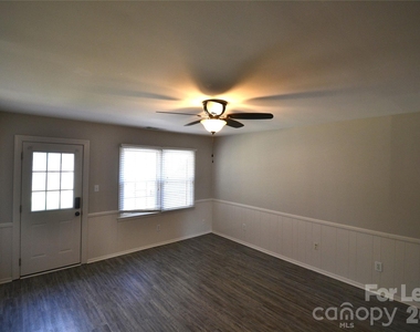 100 Old Farm Court - Photo Thumbnail 9