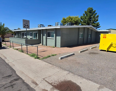 5926 W Rose Lane - Photo Thumbnail 1