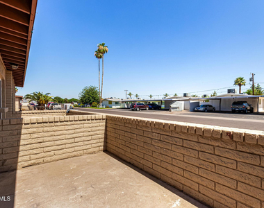 5926 W Rose Lane - Photo Thumbnail 17