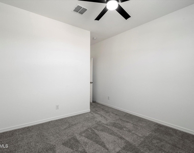 25101 N 141st Avenue - Photo Thumbnail 15