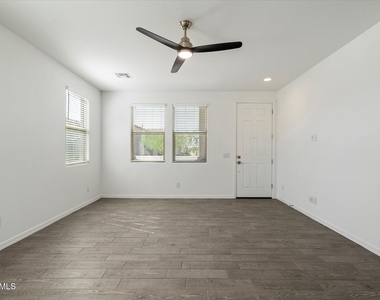 25101 N 141st Avenue - Photo Thumbnail 17