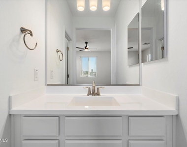 25101 N 141st Avenue - Photo Thumbnail 12