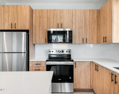 17365 W Lower Buckeye Road - Photo Thumbnail 4