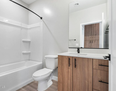 17365 W Lower Buckeye Road - Photo Thumbnail 12