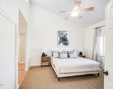 5640 E Bell Road - Photo Thumbnail 16