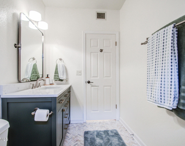 5640 E Bell Road - Photo Thumbnail 28