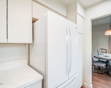 5640 E Bell Road - Photo Thumbnail 11