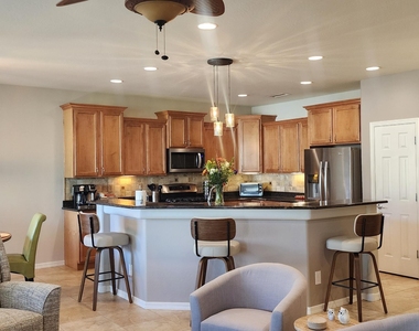 27244 W Potter Drive - Photo Thumbnail 4