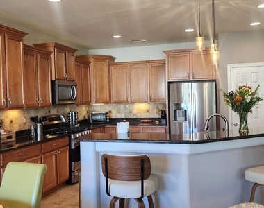 27244 W Potter Drive - Photo Thumbnail 5