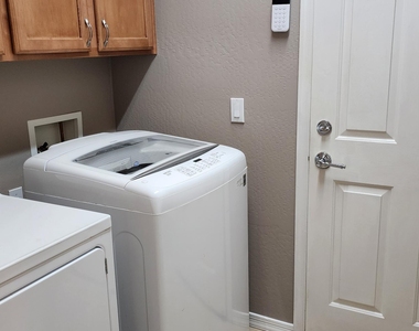27244 W Potter Drive - Photo Thumbnail 14