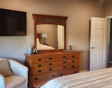 27244 W Potter Drive - Photo Thumbnail 9