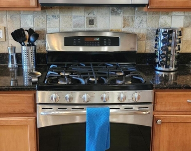 27244 W Potter Drive - Photo Thumbnail 7