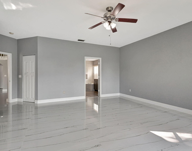 4190 Bahia Isle Circle - Photo Thumbnail 24