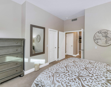7700 E Princess Drive - Photo Thumbnail 18