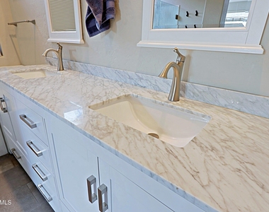 6939 E Bramble Berry Lane - Photo Thumbnail 21