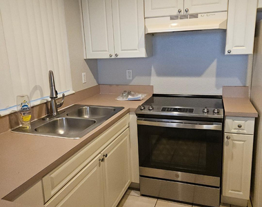 6758 W Sample Road - Photo Thumbnail 13