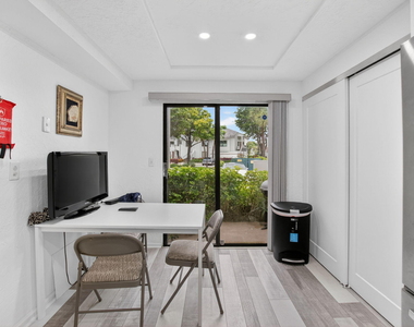 7254 Clunie Place - Photo Thumbnail 5