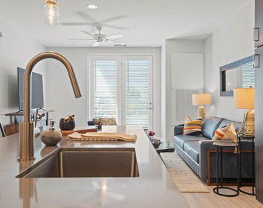 6025 W Thomas Road - Photo Thumbnail 4