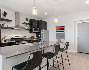 6025 W Thomas Road - Photo Thumbnail 3