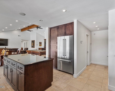 10626 N Indian Wells Drive - Photo Thumbnail 8