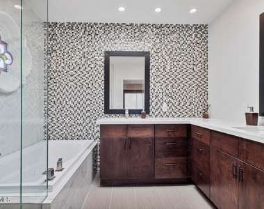 10626 N Indian Wells Drive - Photo Thumbnail 13