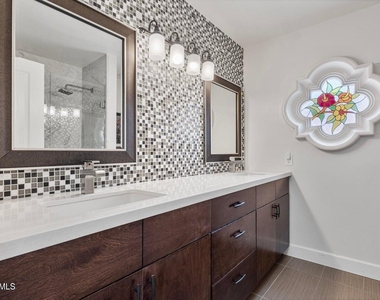 10626 N Indian Wells Drive - Photo Thumbnail 19