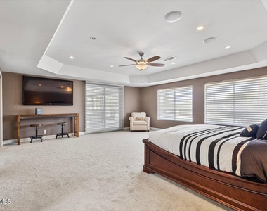 10626 N Indian Wells Drive - Photo Thumbnail 12