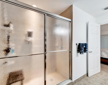 1743 Ne 4th Avenue - Photo Thumbnail 17