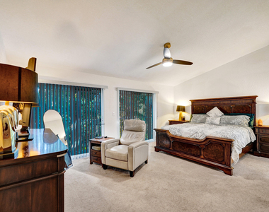 1743 Ne 4th Avenue - Photo Thumbnail 13