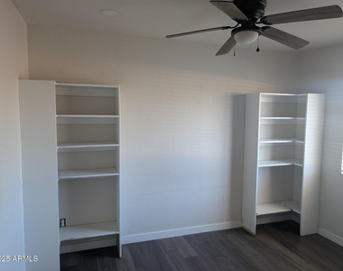 7160 N 53rd Avenue - Photo Thumbnail 8
