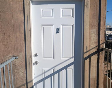 7160 N 53rd Avenue - Photo Thumbnail 16