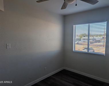 7160 N 53rd Avenue - Photo Thumbnail 14