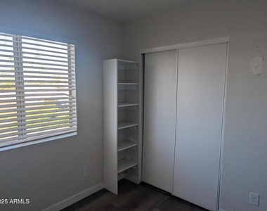 7160 N 53rd Avenue - Photo Thumbnail 9