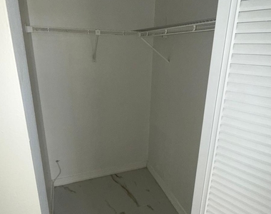 1225 S Flagler Avenue - Photo Thumbnail 18